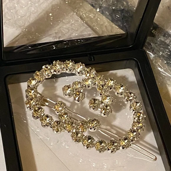 Gucci Dazzling Crystal Hair Clip COMES WITH BOX